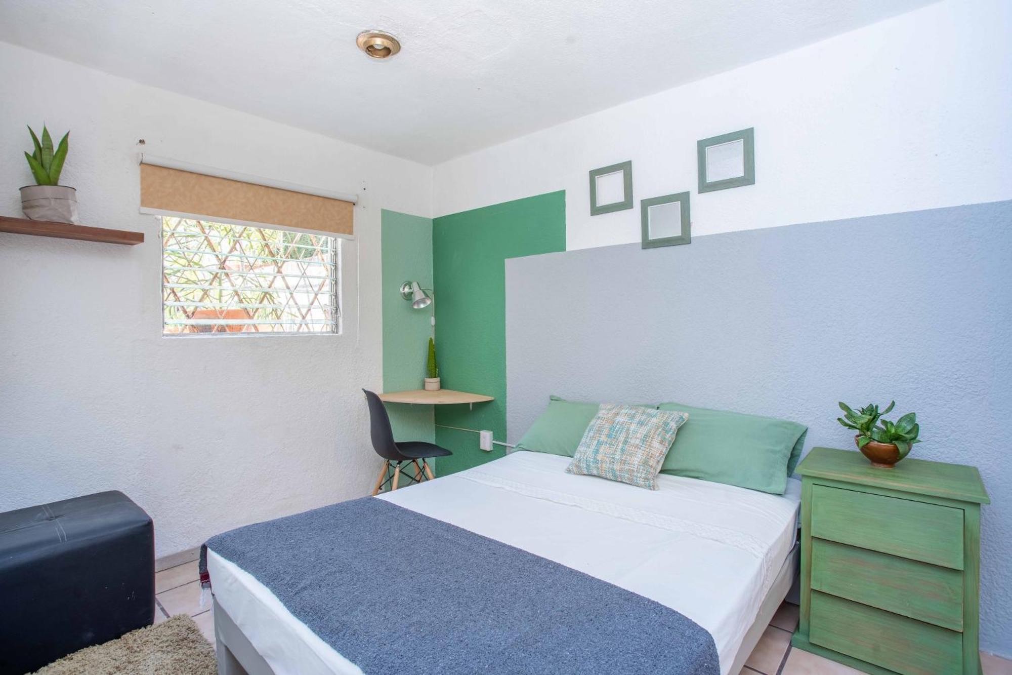 Hostal La Paz & Love Guadalajara Exterior photo