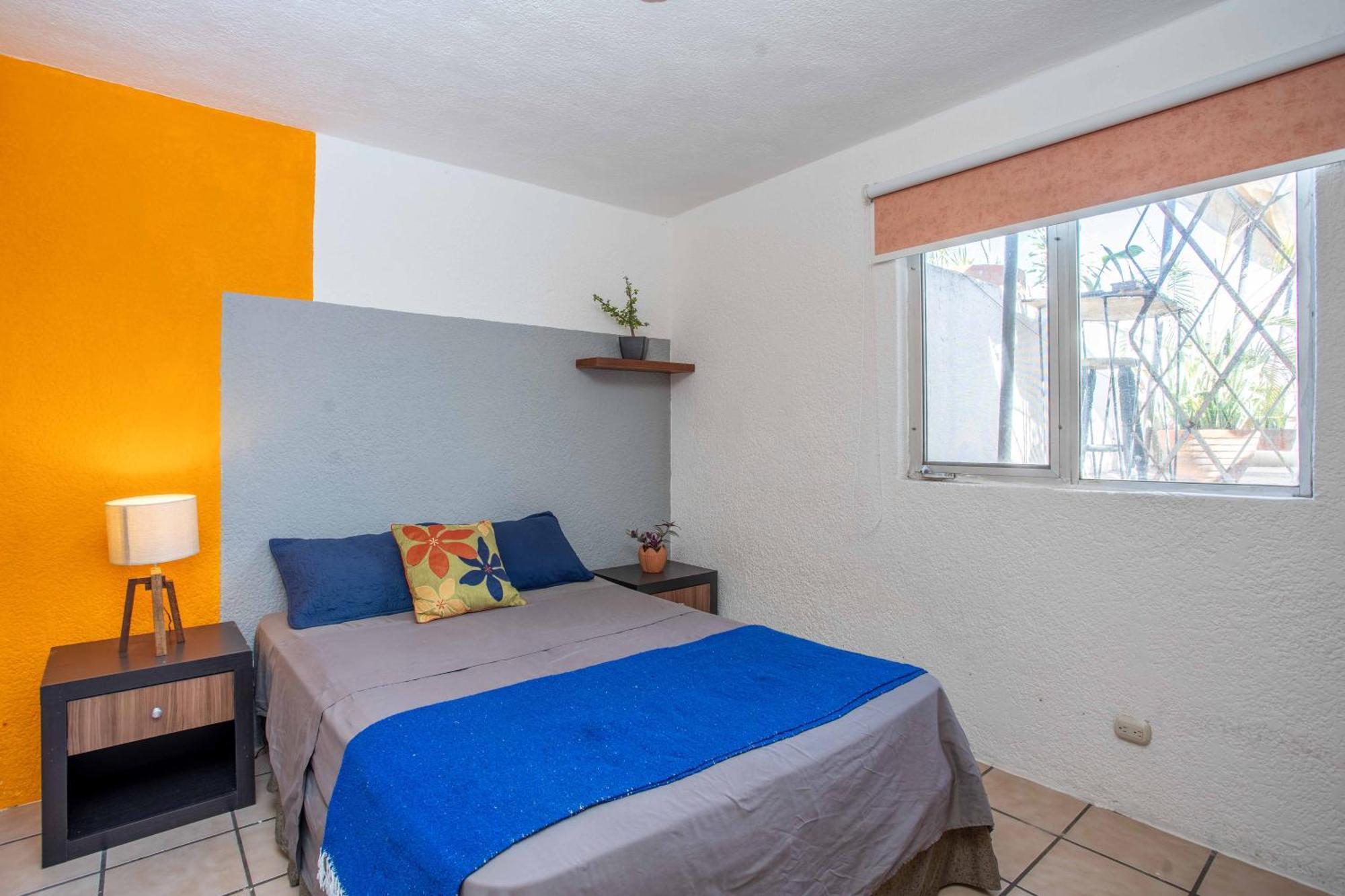 Hostal La Paz & Love Guadalajara Exterior photo
